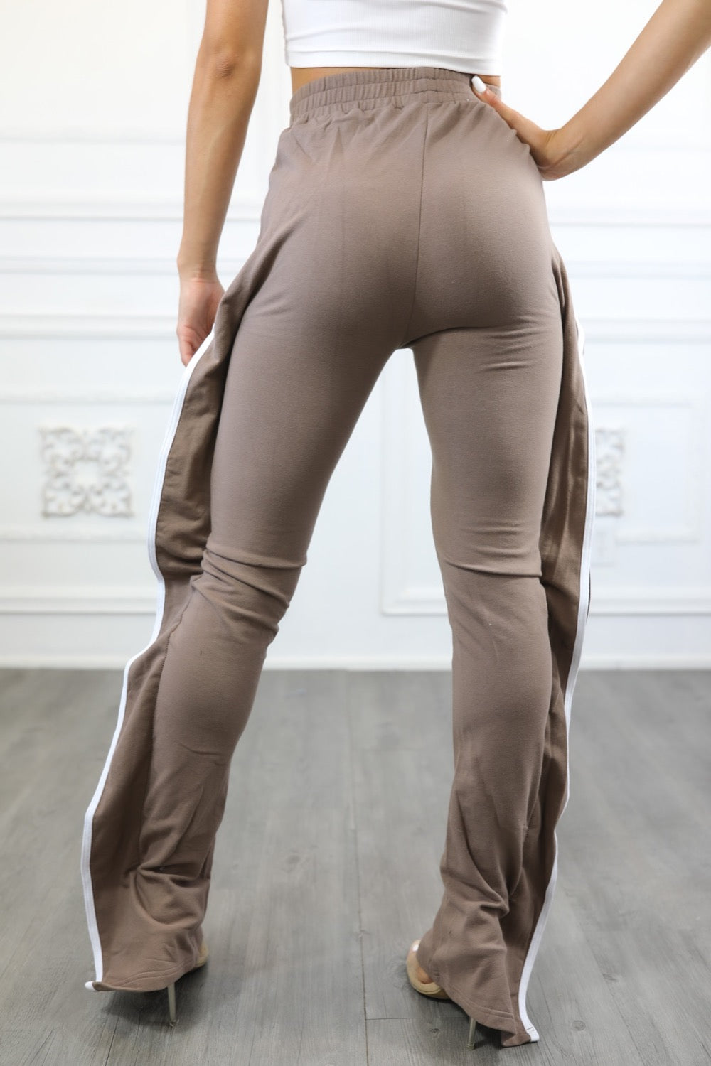 Butterfly Joggers Taupe